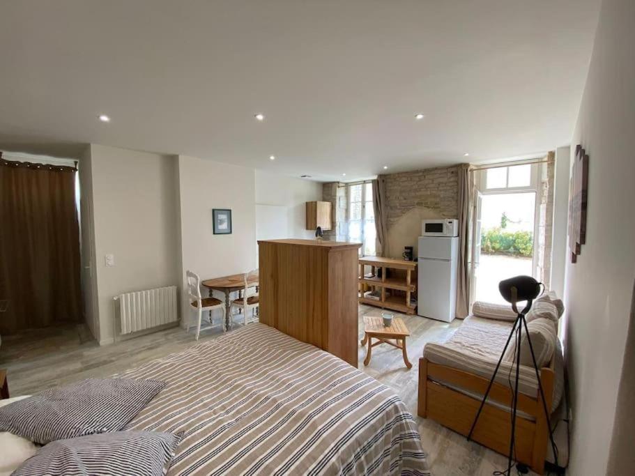 Le Puits Sainte Claire Bed & Breakfast Courçon Dış mekan fotoğraf
