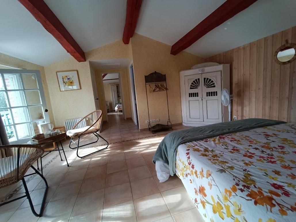 Le Puits Sainte Claire Bed & Breakfast Courçon Dış mekan fotoğraf